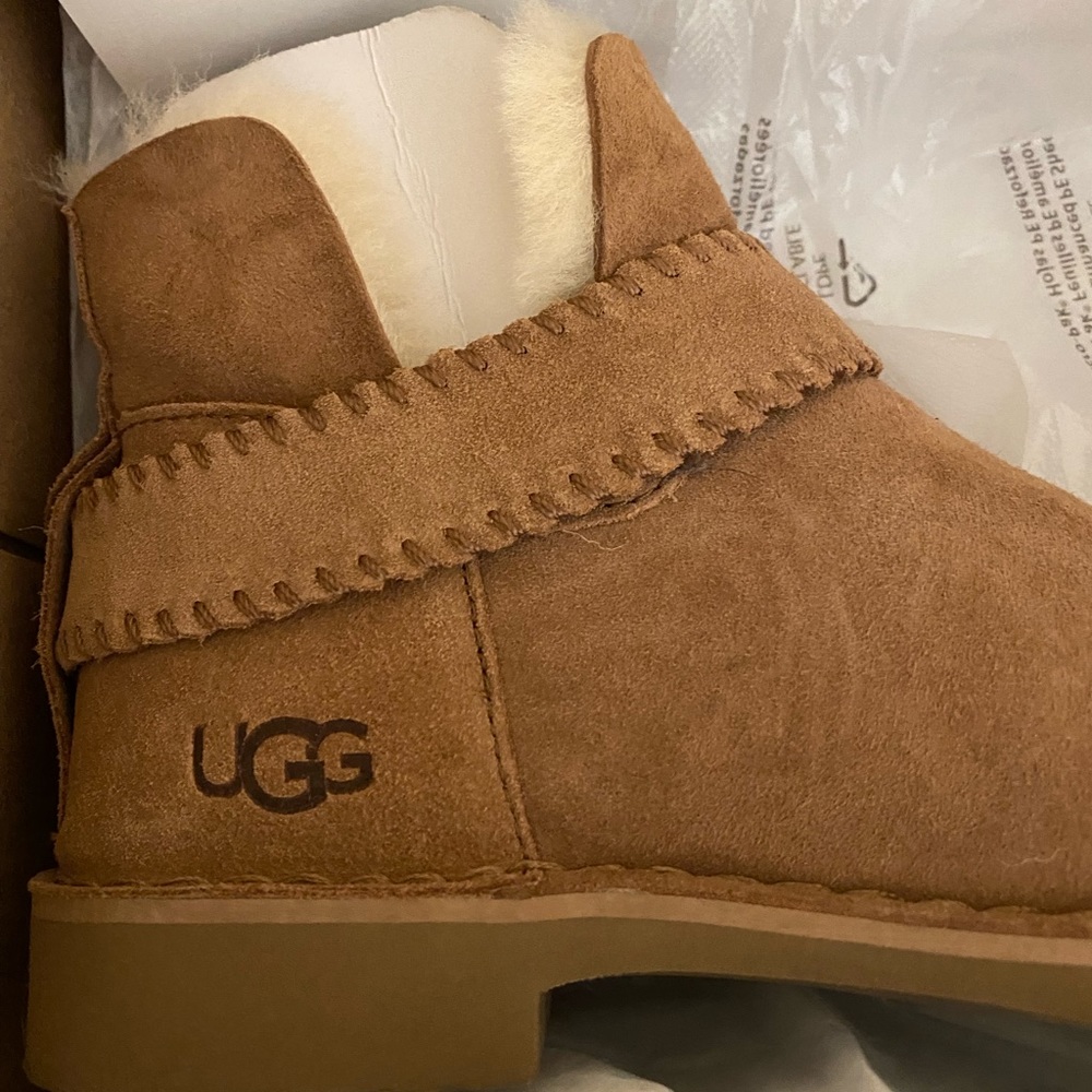 UGG BOOTIES